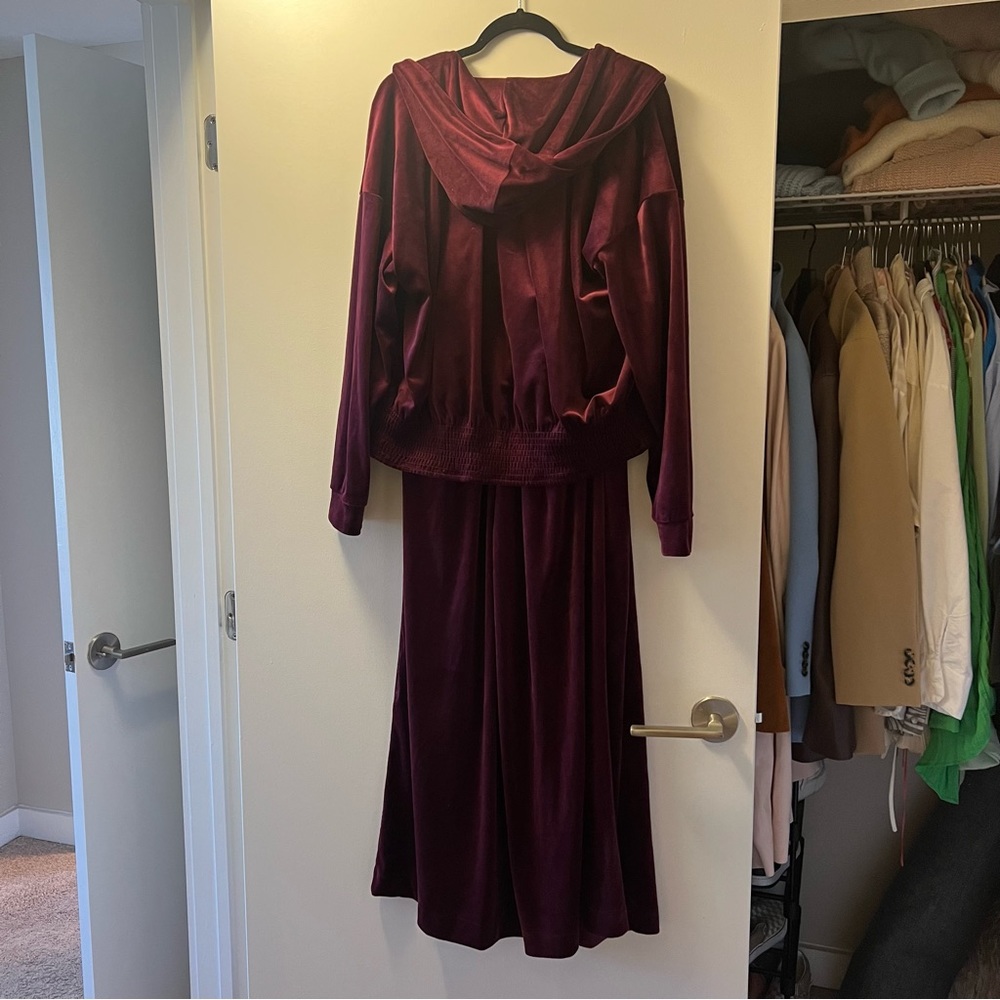 Velvet set - Picture 3 of 4
